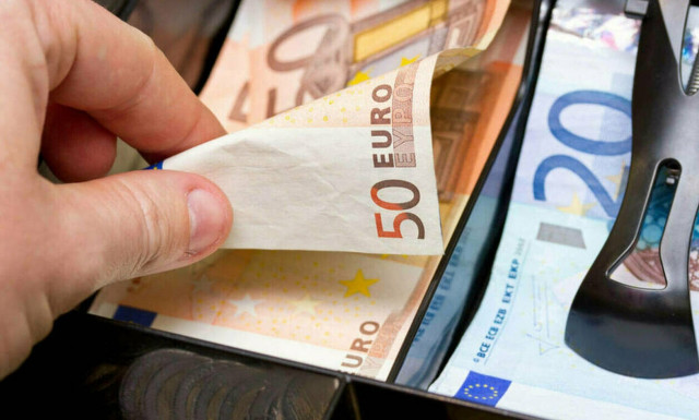 120 δόσεις: Τι θα ισχύει για τις συντάξεις χηρείας