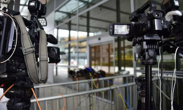 Θρήνος: Πέθανε στον ύπνο του 38χρονος παρουσιαστής (pics)