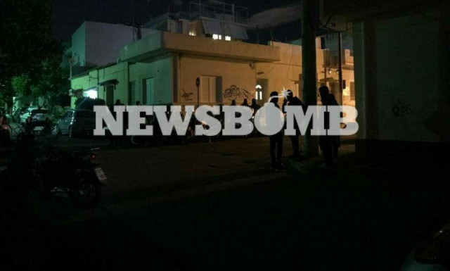 Νέα επίθεση χούλιγκαν του Ολυμπιακού στο σπίτι του Αναστόπουλου - Πέταξαν εμπρηστική μολότοφ