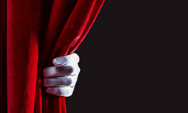 Θρήνος: Πέθανε αγαπημένος ηθοποιός - Υπέστη ανακοπή (pics)