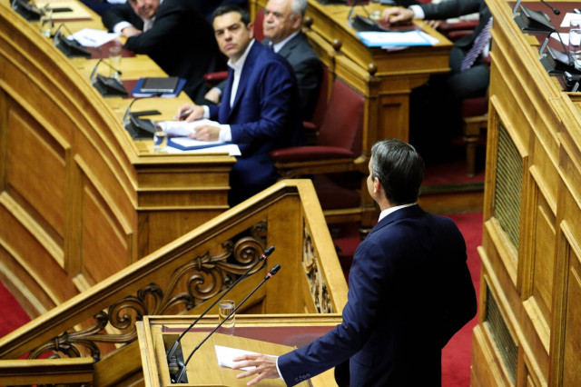 Live Βουλή: Η ψηφοφορία για την ψήφο εμπιστοσύνης