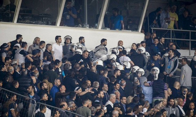 ΠΑΟΚ-ΑΕΚ LIVE: Ένταση και ξύλο στα επίσημα του ΟΑΚΑ! (videos&photos)