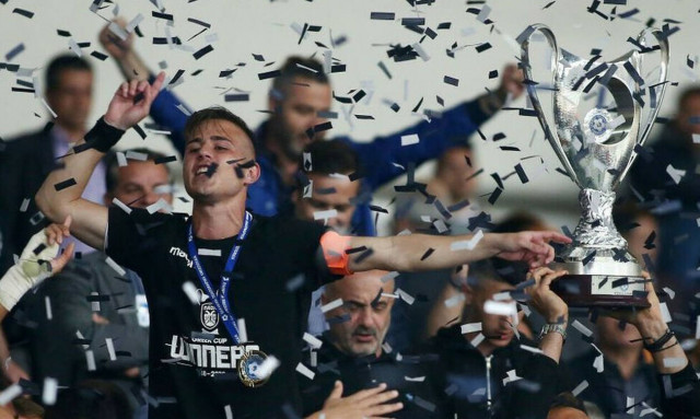 ΠΑΟΚ – ΑΕΚ: «Τρελό» γλέντι στα αποδυτήρια των νταμπλούχων (video)