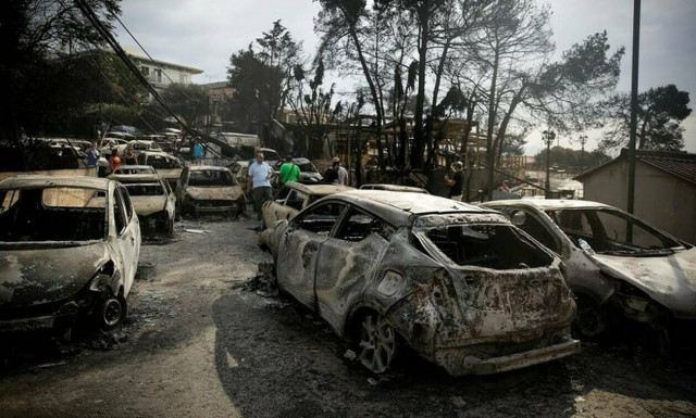 Από την Ηλεία στο Μάτι: Οι 165 νεκροί, οι φρικτές ομοιότητες και τα παθήματα που δεν έγιναν μαθήματα