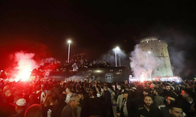 ΠΑΟΚ: Γλέντι Κυπελλούχων μέχρι το πρωί - «Κάηκε» ο Λευκός Πύργος (pics)