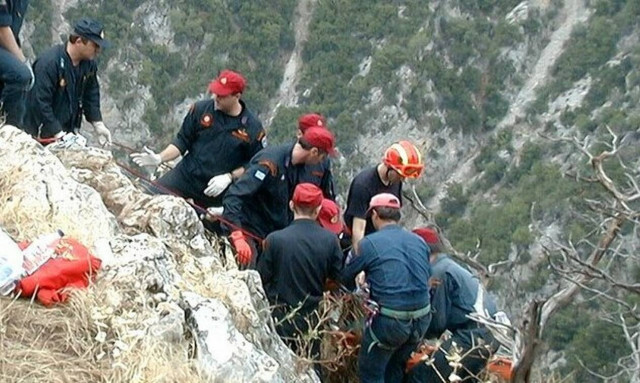 Συναγερμός στην Κρήτη: Τουρίστρια τραυματίστηκε και εγκλωβίστηκε σε φαράγγι