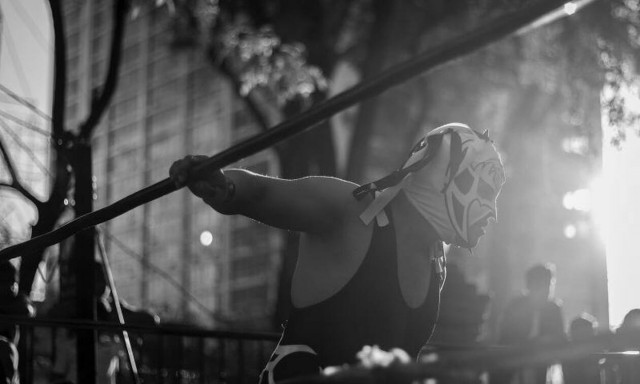 Τραγωδία: Πασίγνωστος παλαιστής ξεψύχησε πάνω στο ρινγκ (pics)