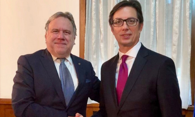 Συνάντηση Κατρούγκαλου με το νέο πρόεδρο των Σκοπίων 