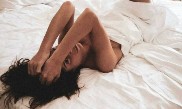 Το λάθος που κάνεις με το που ξυπνάς και «ρίχνεις» την ψυχολογία σου