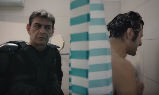 Διαφήμιση - έπος: Ο Μιχάλης Ρακιντζής είναι παντού και μοιράζει πατατάκια