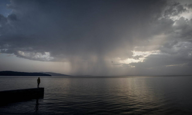 Έκτακτο Δελτίο Επιδείνωσης Καιρού: Χάθηκε η Άνοιξη - Κακοκαιρία τη Δευτέρα με καταιγίδες και χαλάζι