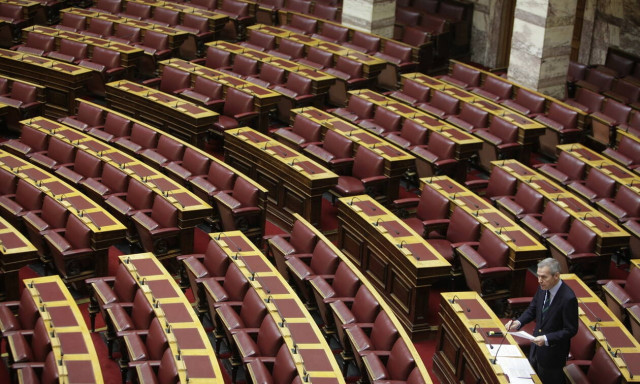 Draft law on 120 installments, rider on pension bonus tabled in plenary