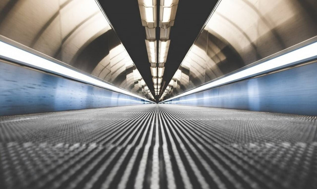 ΣΟΚ σε αεροδρόμιο: Συνελήφθη πιλότος για το φόνο τριών ατόμων (vid)