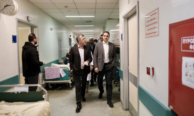 Μαξίμου: Ομολογία Μητσοτάκη για κατάργηση της δημόσιας Υγείας 