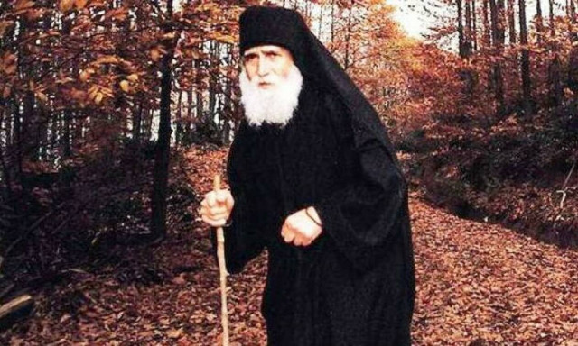 Συγκλονιστικό θαύμα: Οι Αγιοι Παΐσιος και Πορφύριος έσωσαν 19χρονο που ήταν σε κώμα