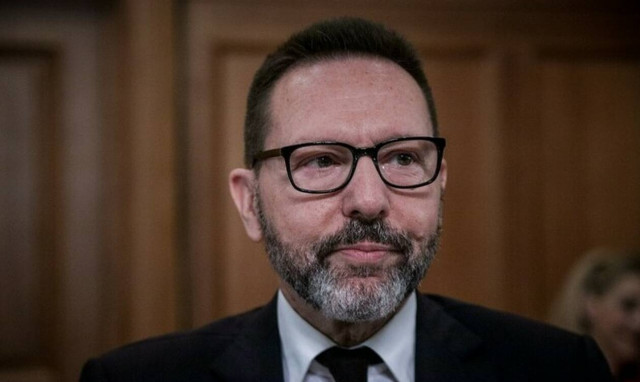 Προειδοποιήσεις Στουρνάρα για τις παροχές της κυβέρνησης  