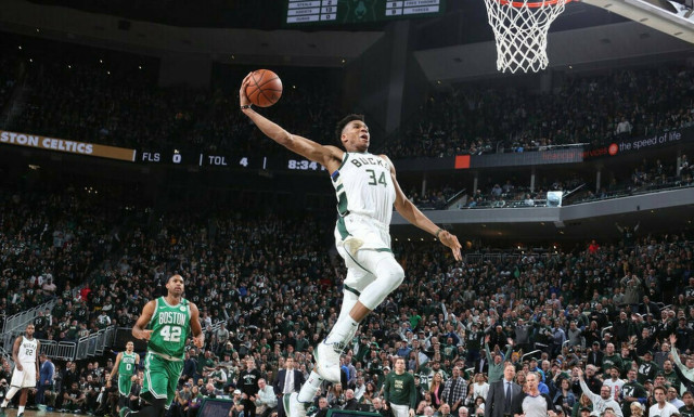 Πρώτο βήμα για τους τελικούς του ΝΒΑ με «καυτό» Αντετοκούνμπο