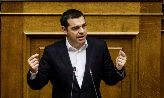 Economist: «Ο Αλέξης Τσίπρας βρίσκεται εν μέσω καταιγίδας»