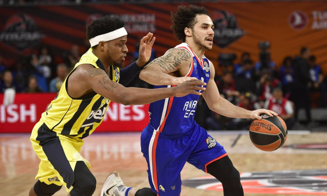 Στον τελικό της Euroleague η Αναντολού Εφές με «καυτό» Λάρκιν εξουδετέρωσε την Φενέρμπαχτσε 