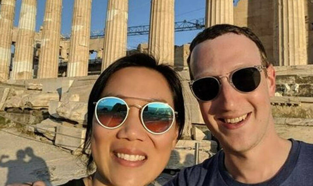 Στην Ελλάδα ο Μαρκ Ζάκερμπεργκ - Έκανε check in στην Ακρόπολη