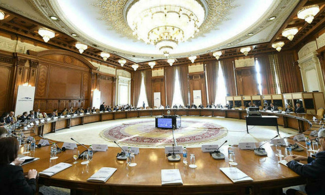 Eurogroup: Greece must continue to respect commitments