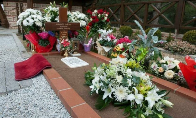 Θα ανατριχιάσετε! Συγκλονιστικό θαύμα στον τάφο του Αγίου Παΐσιου...