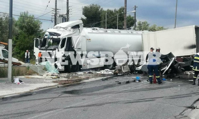 Τροχαίο στο Μαρκόπουλο: Φρικτές εικόνες από το σημείο 