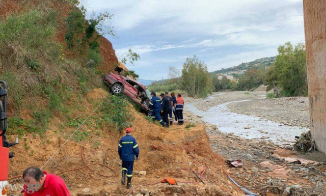 Φρικτό τροχαίο στα Χανιά: Αυτοκίνητο έπεσε από γέφυρα – Νεκρός ο οδηγός (pics)