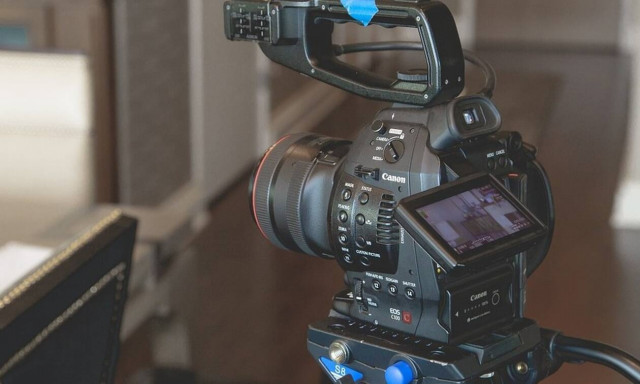 Γνωστή ηθοποιός μεταφέρθηκε σε κέντρο απεξάρτησης για να κόψει το ποτό και τα χάπια (pics)