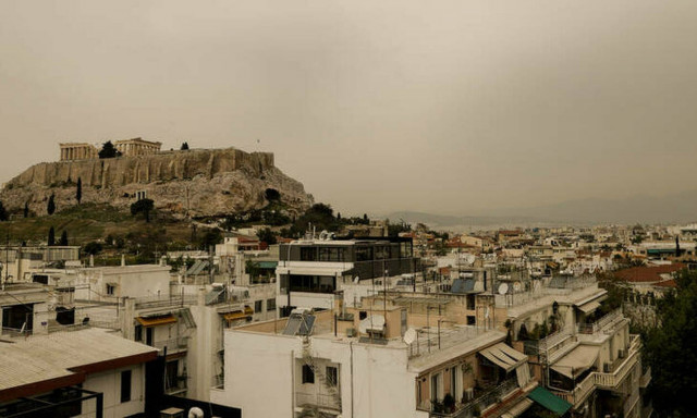 Καιρός: Συννεφιά και ζέστη τη Δευτέρα – Πού θα φτάσει ο υδράργυρος 