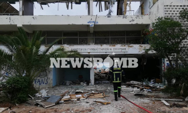 Νέα Σμύρνη: Φωτιά στο κλειστό γήπεδο του Πανιωνίου (pics&vid)