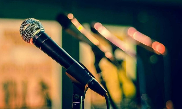 Θρήνος για πασίγνωστο καλλιτέχνη: Πέθανε η κόρη του