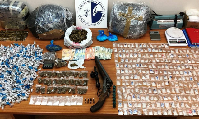 Σοκάρουν οι ποσότητες και τα είδη ναρκωτικών που διακινούσε σπείρα γύρω από την ΑΣΟΕΕ (pics - vid)