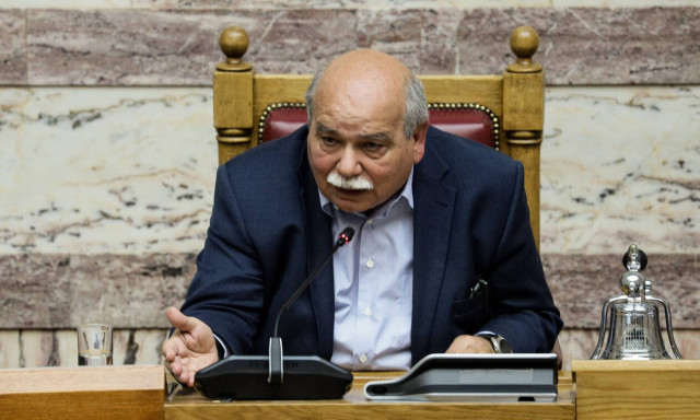 Βούτσης για την επίθεση στη Βουλή: Αντιδημοκρατική και απαράδεκτη ενέργεια