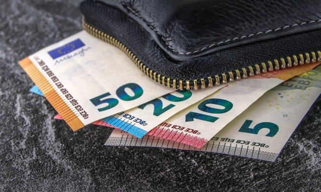 ΟΠΕΚΑ: Την Παρασκευή πληρώνει τα προνοιακά επιδόματα 