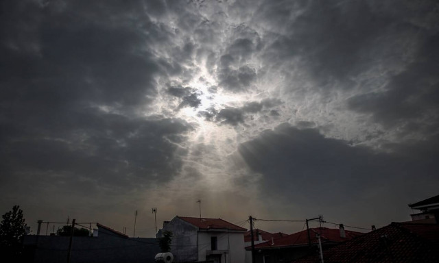 Καιρός: Έως 30 βαθμούς η θερμοκρασία σήμερα (23/5) - Πού θα βρέξει (χάρτες)