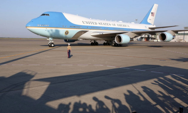 Στην Ιαπωνία το ζεύγος Τραμπ - Η εντυπωσιακή εμφάνιση της Μελάνια (pics)