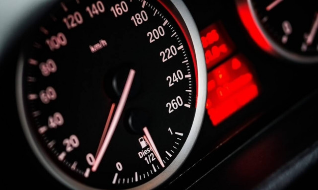 Πήγε να αγοράσει καινούργιο αυτοκίνητο - Τα «έχασαν» οι υπάλληλοι με αυτό που είδαν (pics)