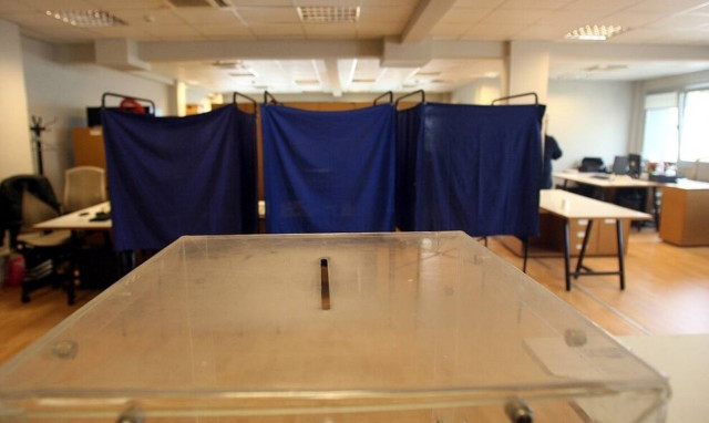 Λευκάδα: Προβλήματα στις εφορευτικές επιτροπές δυσχεραίνουν την ομαλή διεξαγωγή των εκλογών στο νησί