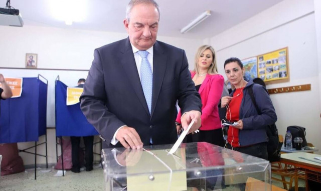 Στο 3ο δημοτικό Θεσσαλονίκης ψήφισε ο Κ. Καραμανλής