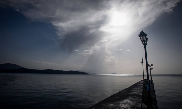 Καιρός τώρα: Με νεφώσεις, λίγες βροχές και άνοδο της θερμοκρασίας η Δευτέρα (pics)