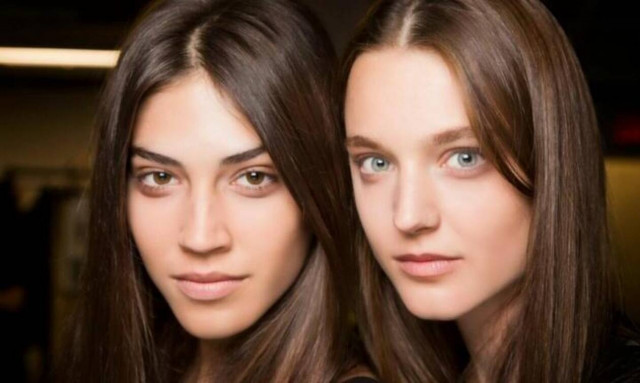 Τι είναι η clear mascara και για ποιο λόγο πρέπει να την προσθέσεις στο νεσεσέρ σου