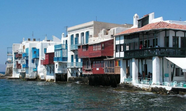 Μύκονος: Δείτε πόσο πληρώνουν για ένα cappuccino 