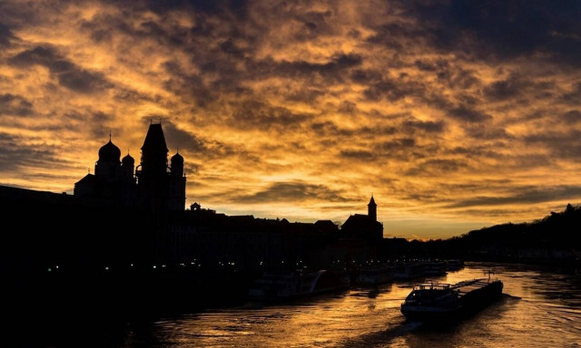 Βουδαπέστη: Πλοιάριο αναποδογύρισε στον Δούναβη - Αγωνία για δεκάδες επιβάτες