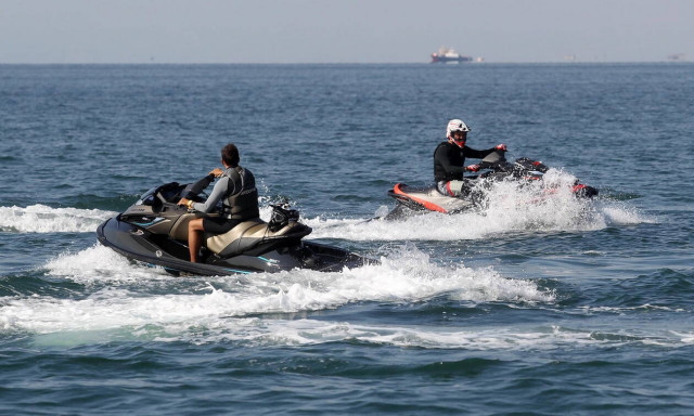 Απαγόρευση στην κυκλοφορία ατομικών σκαφών και τζετ σκι από το Λιμεναρχείο Πειραιά