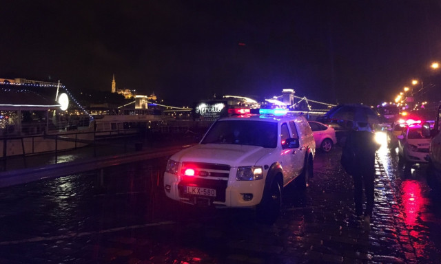 Τραγωδία στη Βουδαπέστη: Τουλάχιστον 7 νεκροί από ανατροπή πλοίου με τουρίστες στον Δούναβη