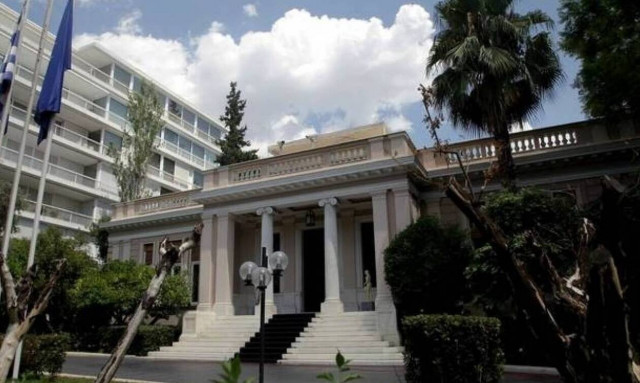 Μαξίμου σε ΝΔ για Παυλόπουλο: Συνταγματική υποχρέωση η υπογραφή