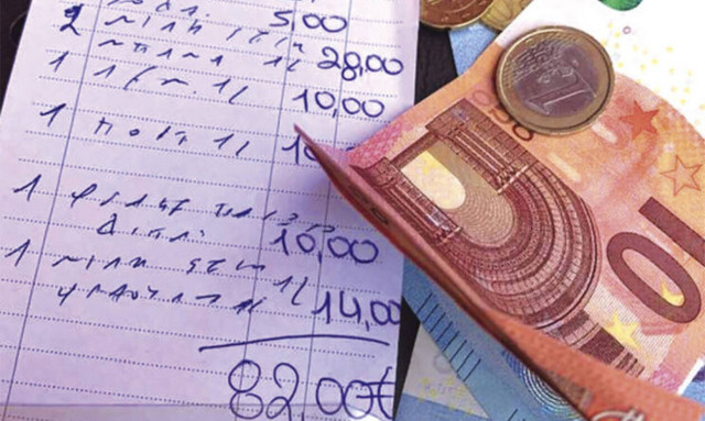 Ρόδος: Ο ιδιοκτήτης του εστιατορίου με τα «χρυσά» αναψυκτικά απαντά στην καταγγελία