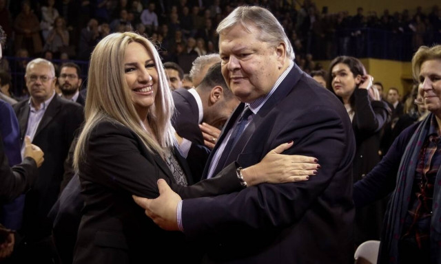 «Πόλεμος» στο ΚΙΝΑΛ: Αποχωρεί ο Βενιζέλος από το κόμμα - Τον «άδειασε» η Γεννηματά