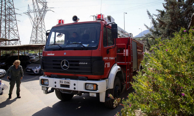Απίστευτο περιστατικό: Η Πυροσβεστική έβγαλε άλογο από ... πηγάδι! (pics)